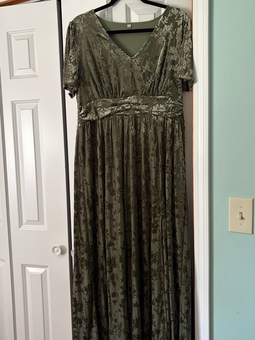 Elegant Olive Green V-Neck Maxi Dress